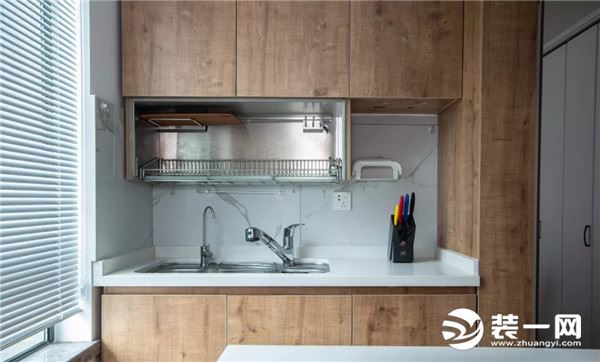 现代风格100平三居室厨房装修效果图