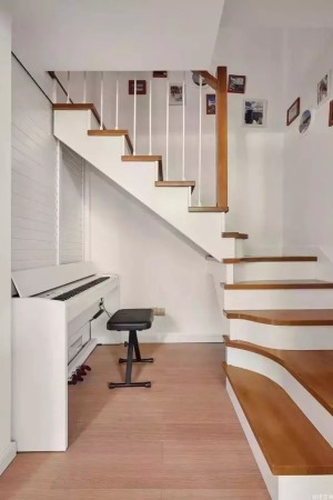 现代复式房楼梯背景墙效果图