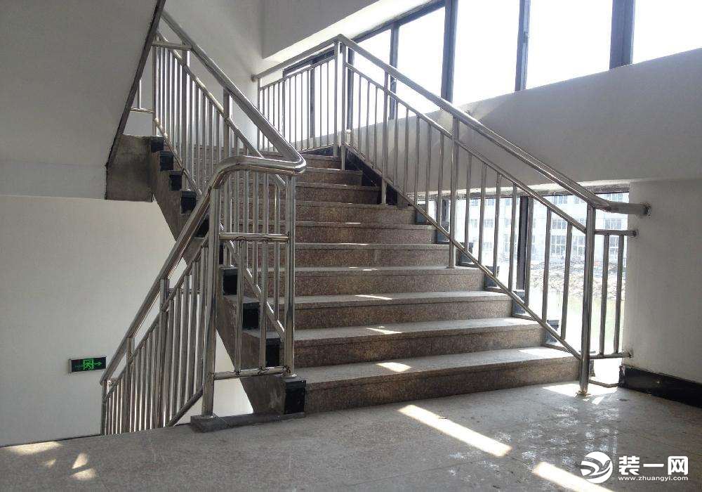 不锈钢楼梯样式图片