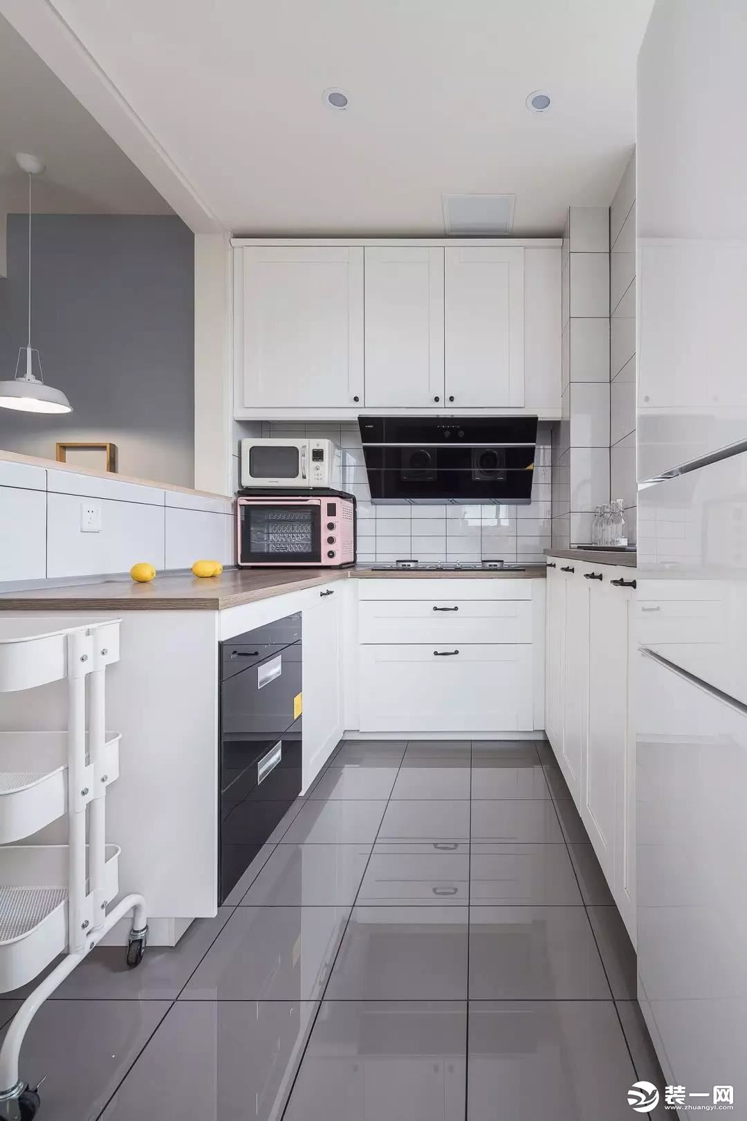 90平米四居室现代风格厨房装修效果图