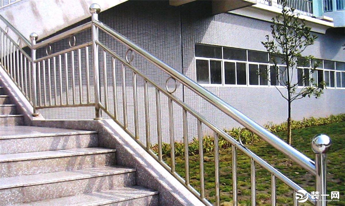 不銹鋼樓梯扶手多少錢一米
