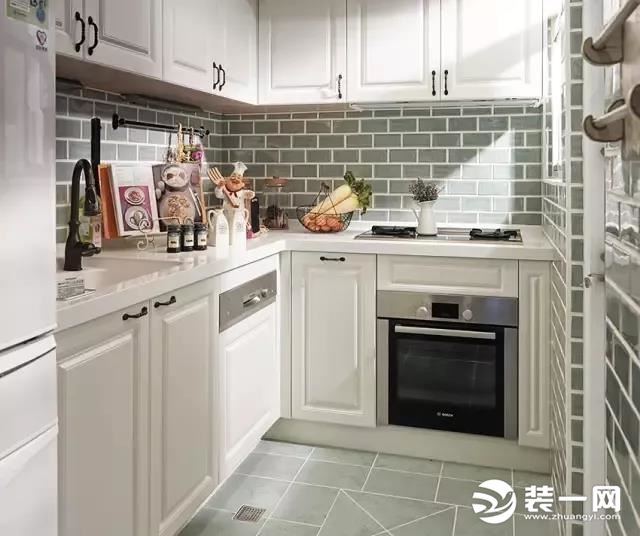 小户型三居室装修案例美式厨房设计效果图