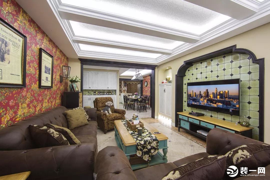 120平米三居室美式风格客厅装修效果图