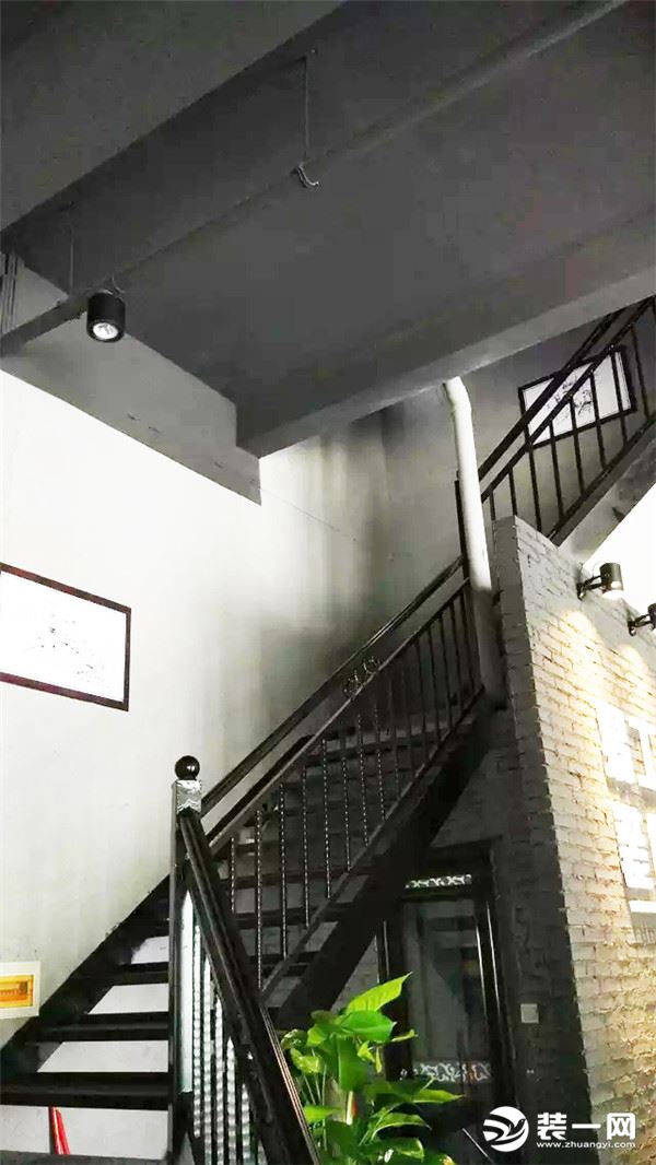 防城港易工装饰公司楼梯