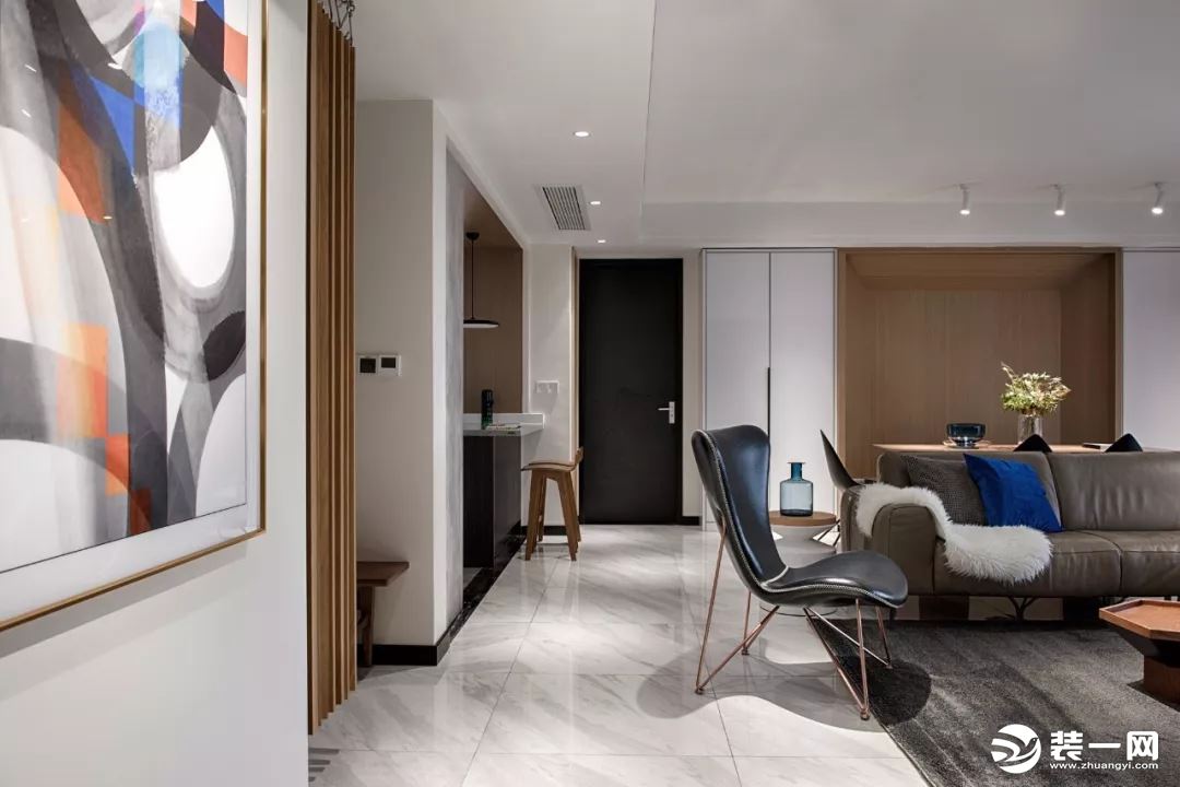 现代风格150平米三室两厅走廊装修效果图