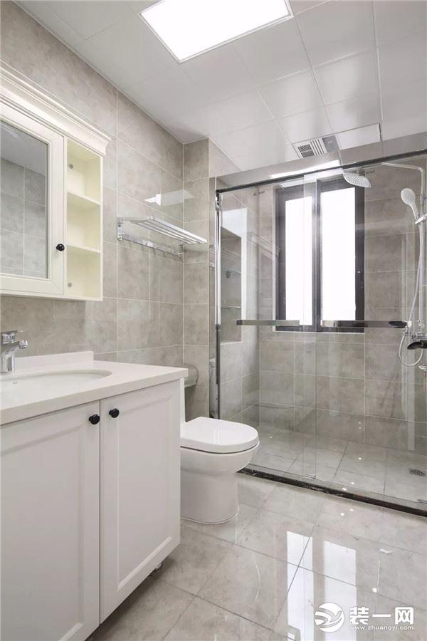简约美式风格140平四居室卫生间装修图片