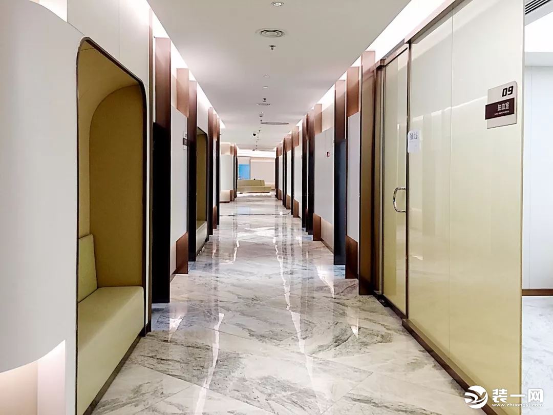 医院装修案例重庆医科大学体检中心走廊