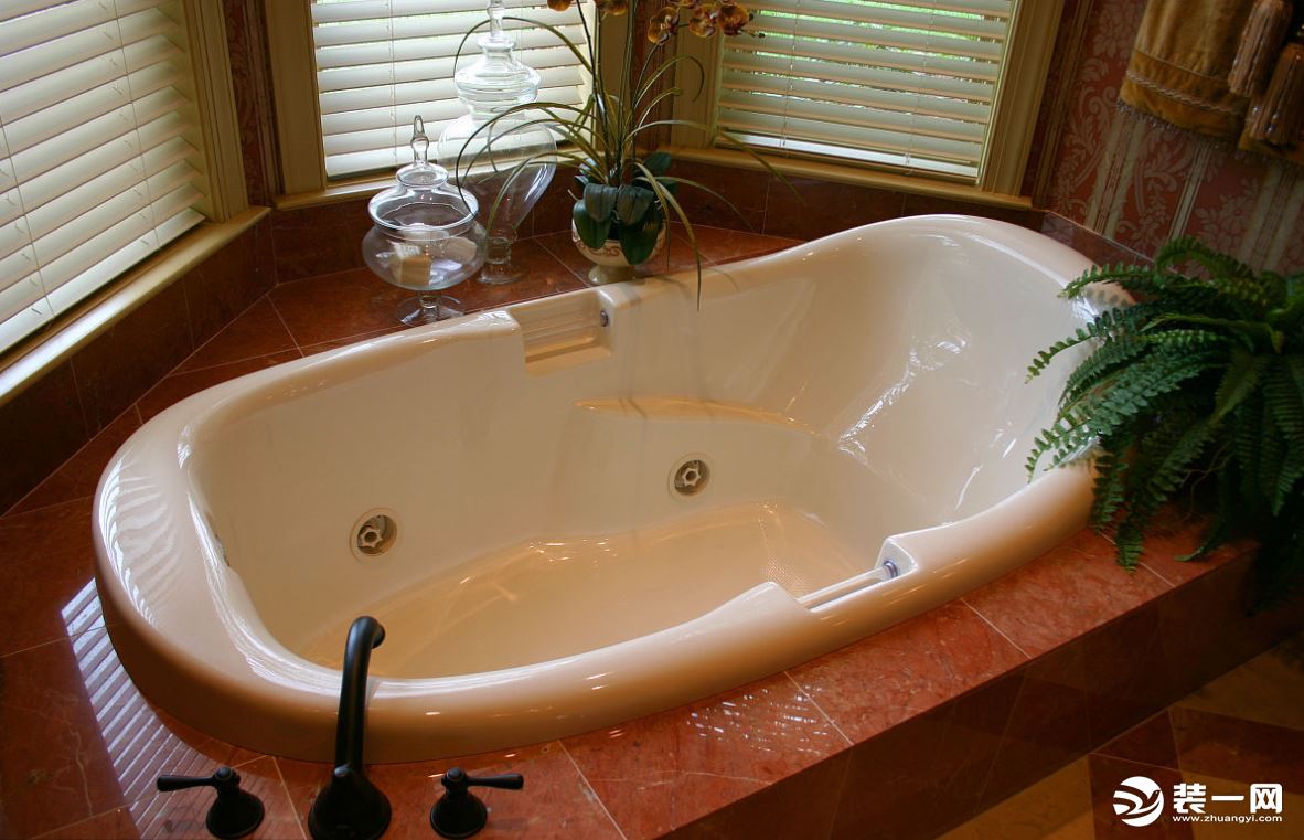 卫生间按摩浴缸设计按摩浴缸图片安装展示
