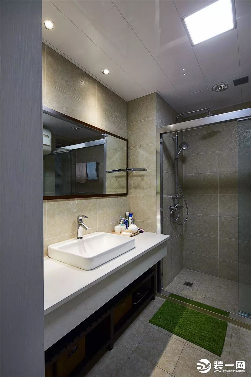 120平米三居室简约风格浴室卫生间装修效果图