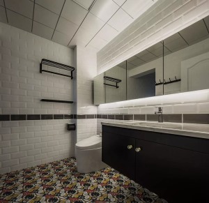 92平米三居室美式风格浴室卫生间装修效果图