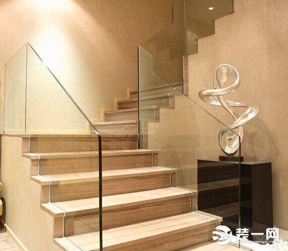 楼梯玻璃扶手