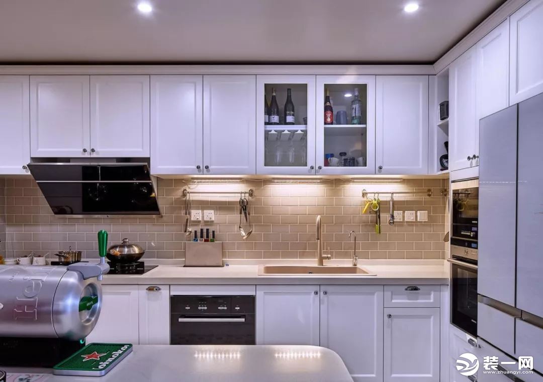 美式风格130平米四居室厨房装修效果图