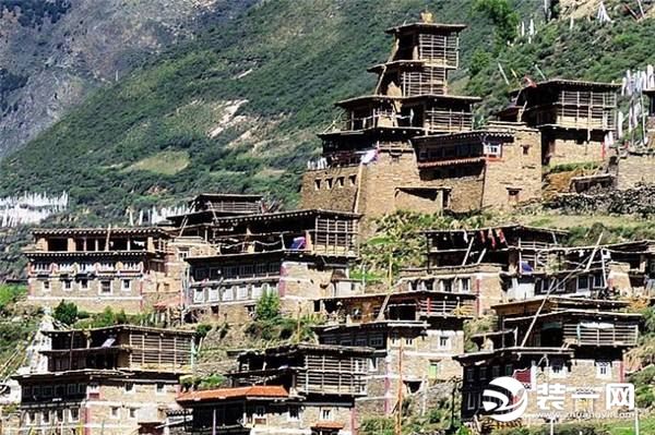 藏族民居碉房装饰地域特色图