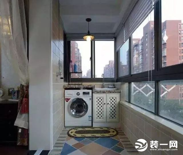 洗衣机放阳台好还是卫生间好洗衣机放在什么位置好阳台