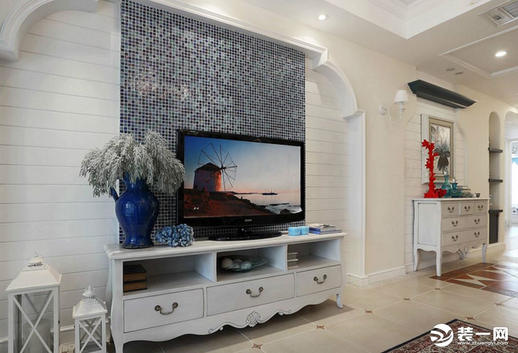 150平米地中海风格三居室客厅电视墙装修图片