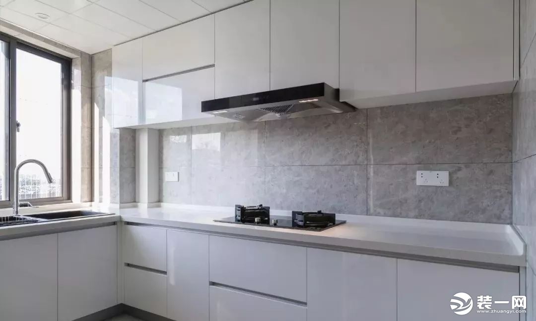 130平现代风格四居室厨房装修效果图