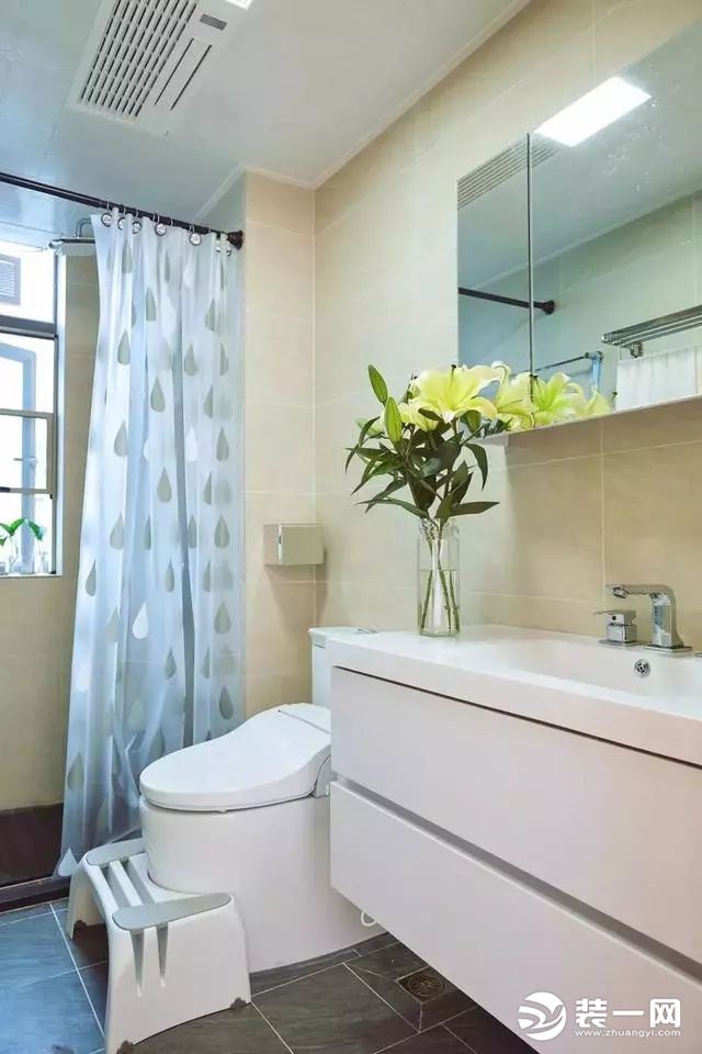 86平米三居室现代风格浴室卫生间装修效果图