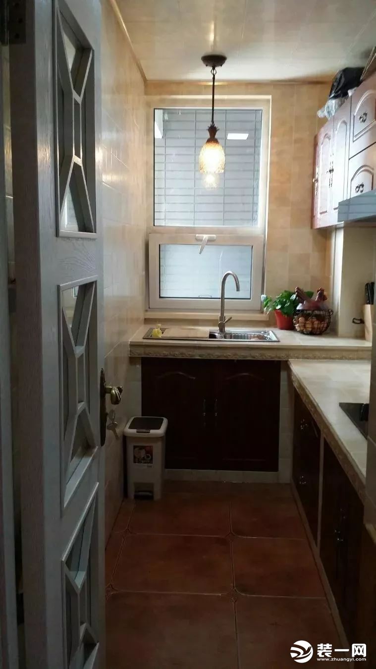 厨房高低台面橱柜设计案例图片
