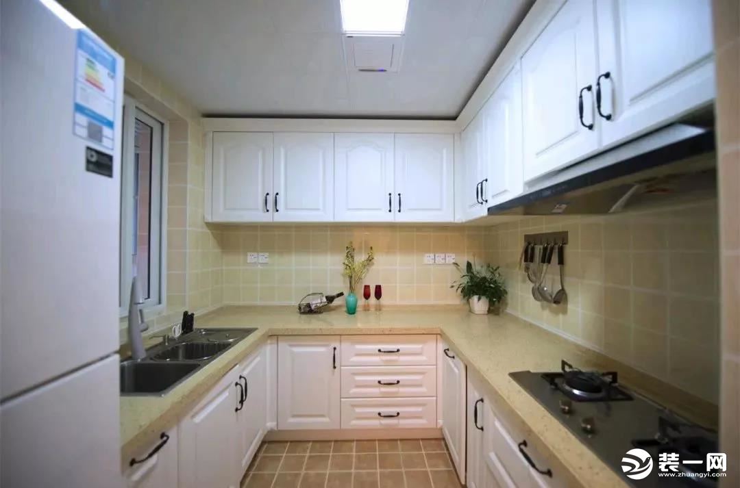 136平米四居室房子厨房装修效果图