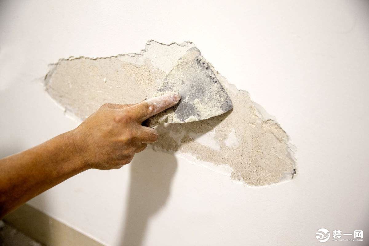 腻子层开裂刮腻子怎么刮 刷墙刮腻子步骤