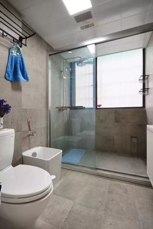 淋浴房一字玻璃隔断门装修效果图