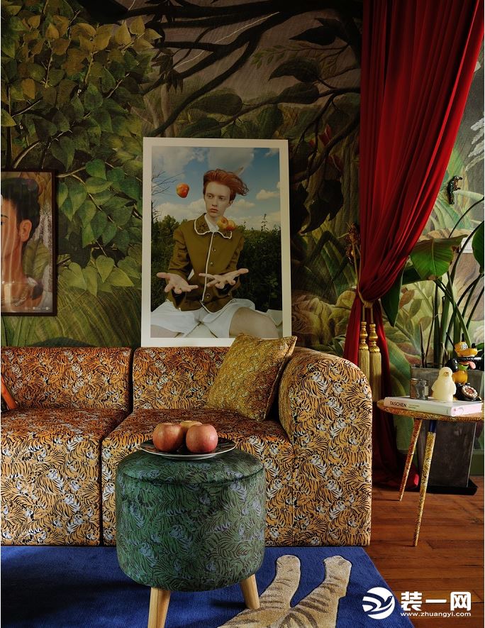 上海76平米老式公寓热带风格装修图片—客厅沙发背景墙展示