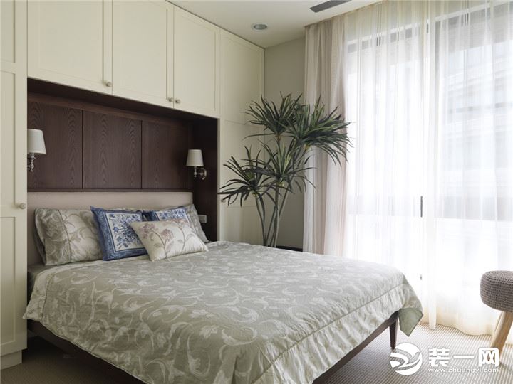 秦皇岛万和城134平米三居室现代风格装修案例效果