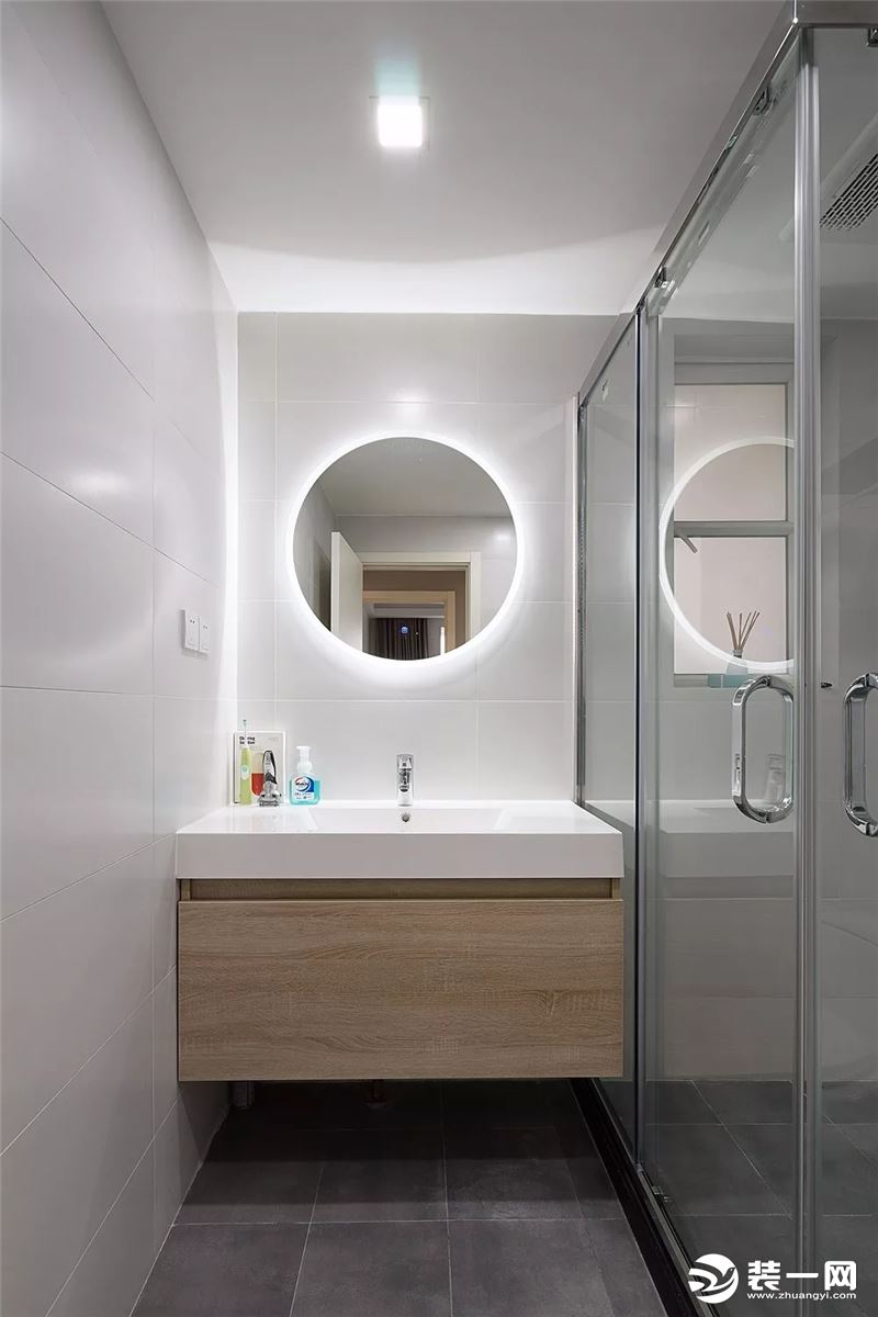 159平米简约北欧风格三居室浴室卫生间装修效果图