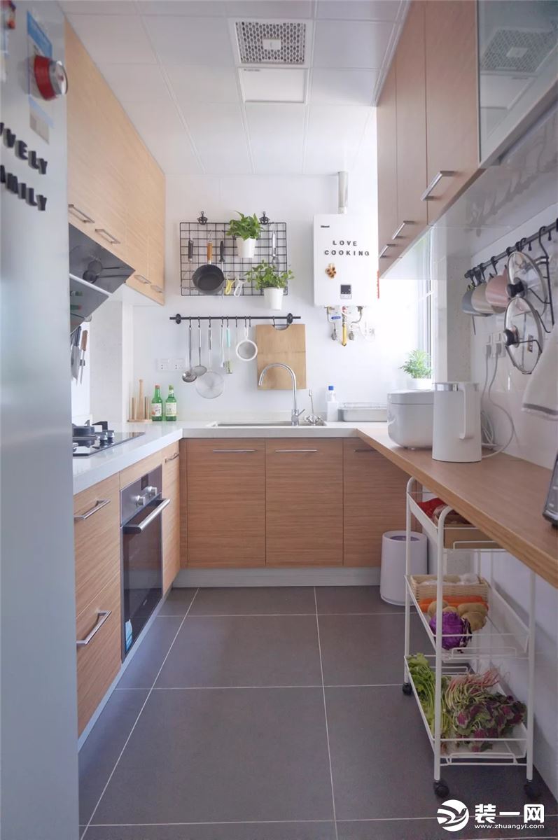 72平宜家风格两居室厨房装修设计
