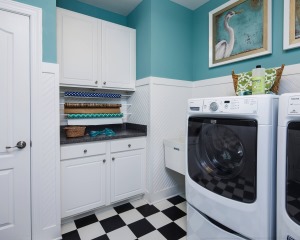 现代风格三居室洗衣间装修效果图