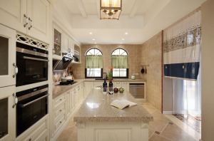 美式复式别墅厨房装修效果图