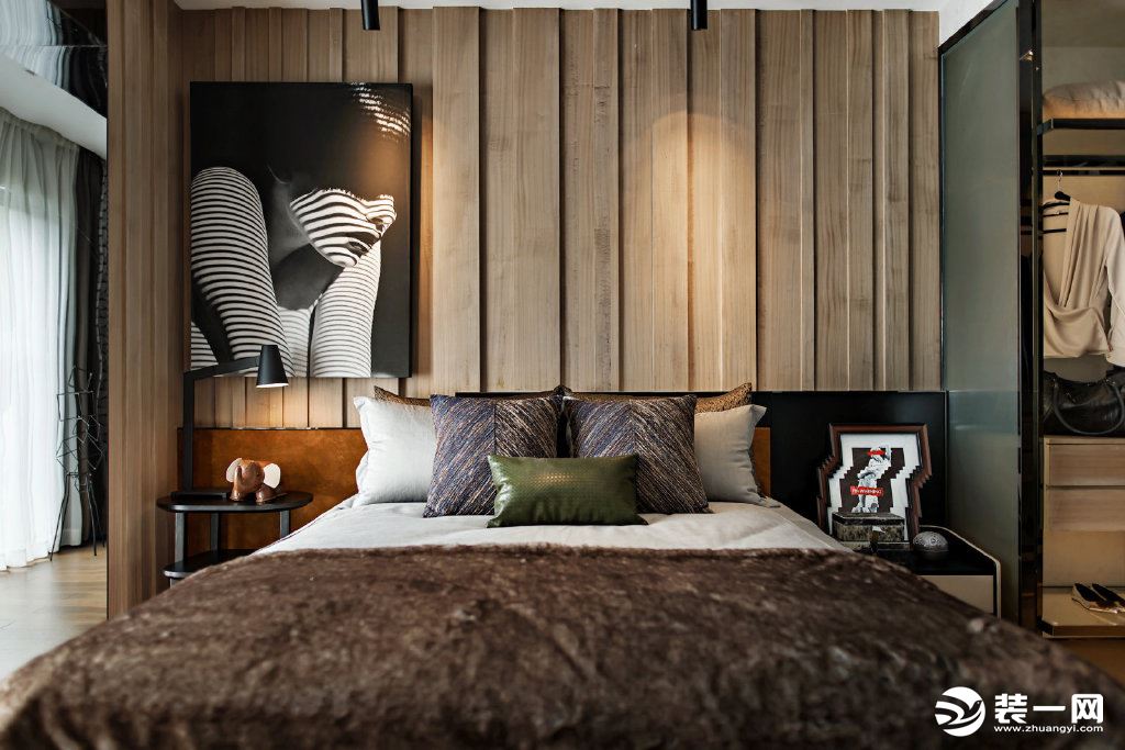 现代风100平四室现代风格卧室床头背景墙效果图