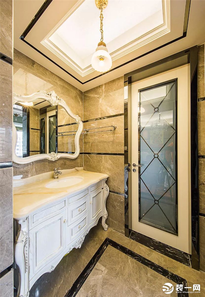 135平三室两厅新古典风格浴室卫生间装修效果图