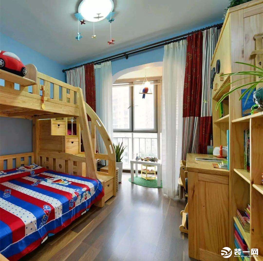 白色现代欧式儿童房高低床装修设计效果图 – 设计本装修效果图