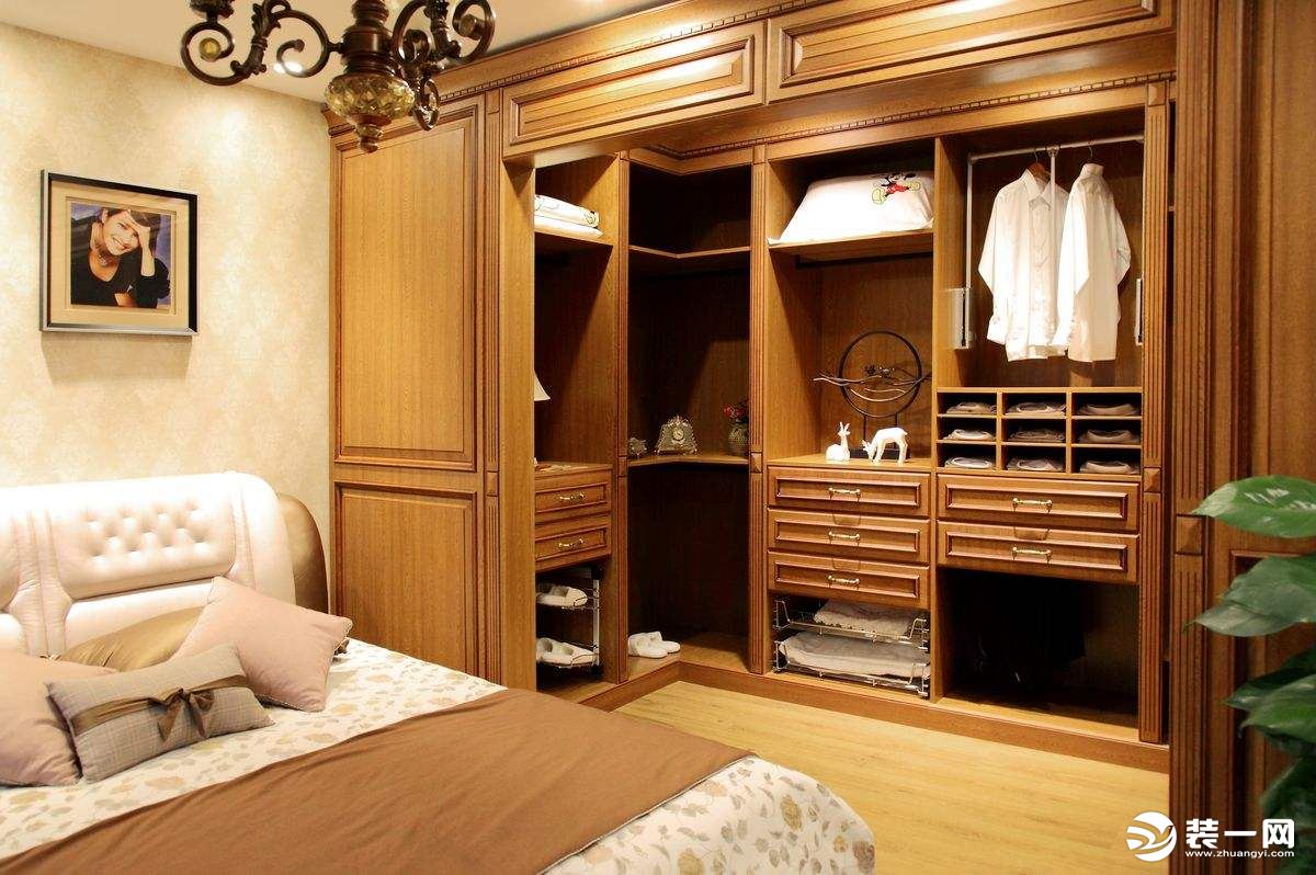 中式木质衣柜展示卧室储物柜图片展示