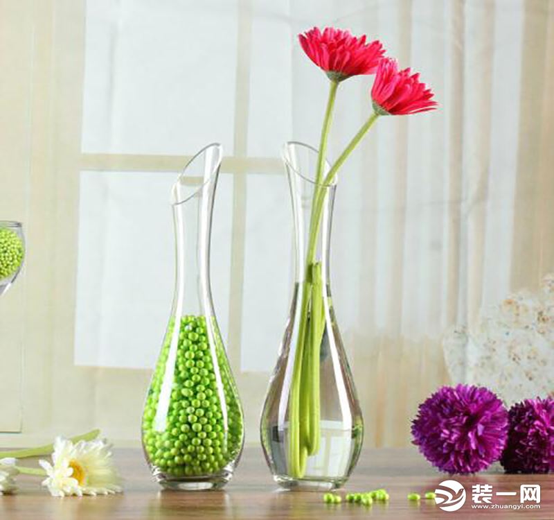 玻璃花瓶插花图片