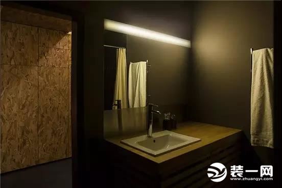 卫生间设计方案卫生间设计图片\单洗手盆留出摆放空间