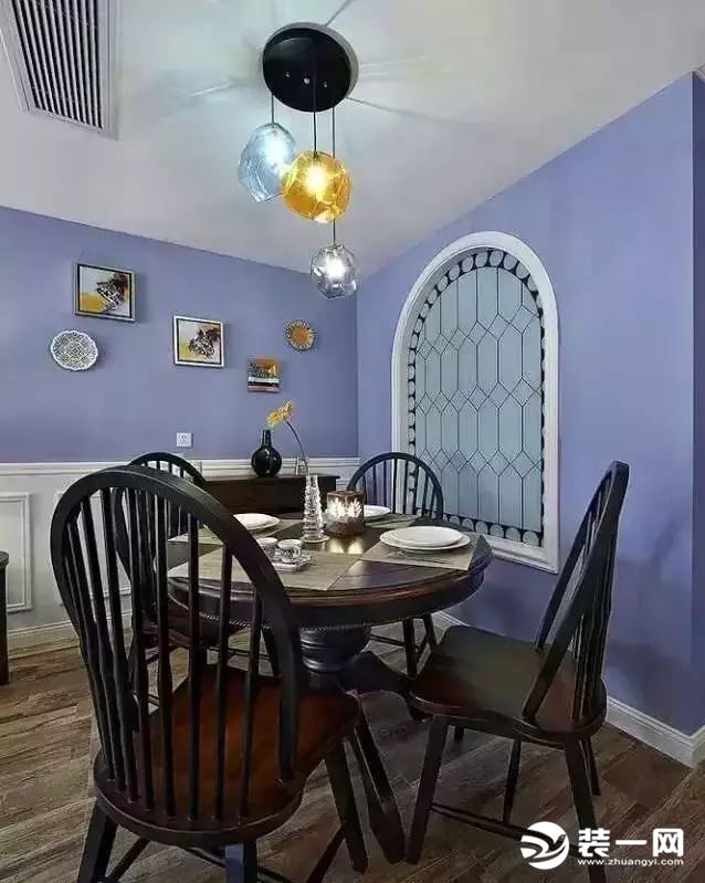 餐厅圆桌装修效果图