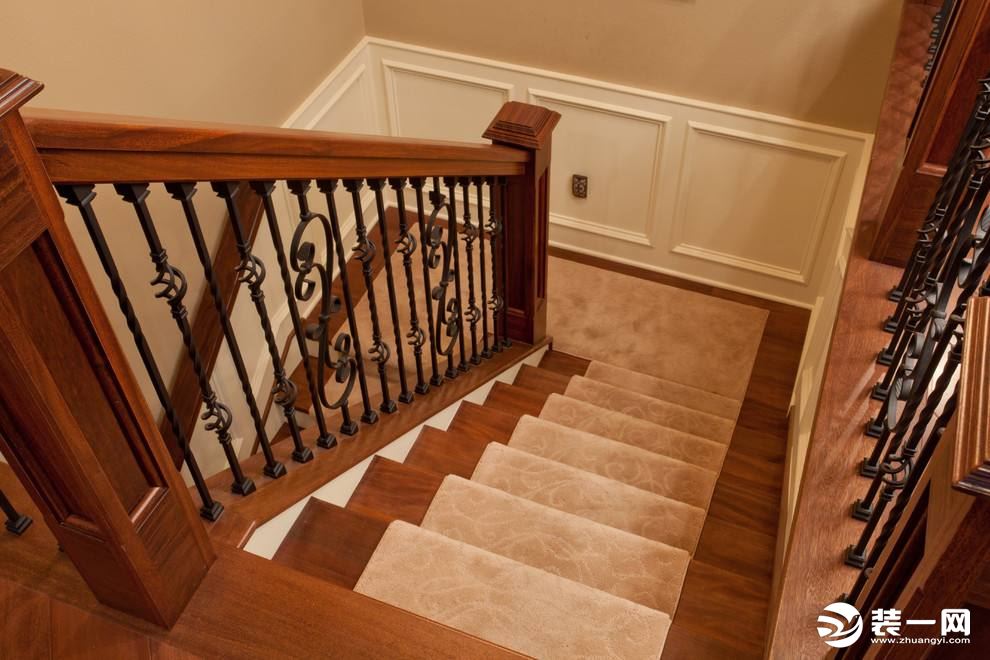什么是楼梯防滑地垫