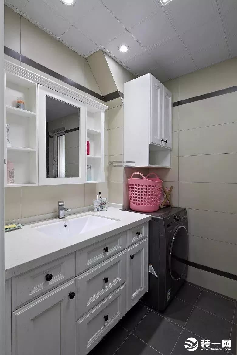 小户型浴室镜柜装修效果图