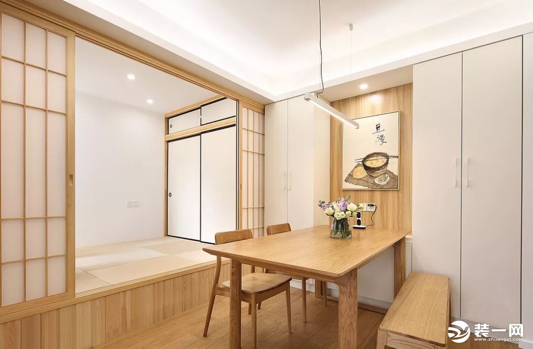 89平原木日式风格两居室餐桌装修