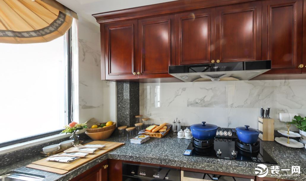 260平米大户型轻奢风格精装房屋全景之厨房图片