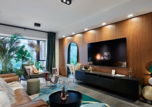 轻奢美式风格三居室装修实景图片—客厅电视墙