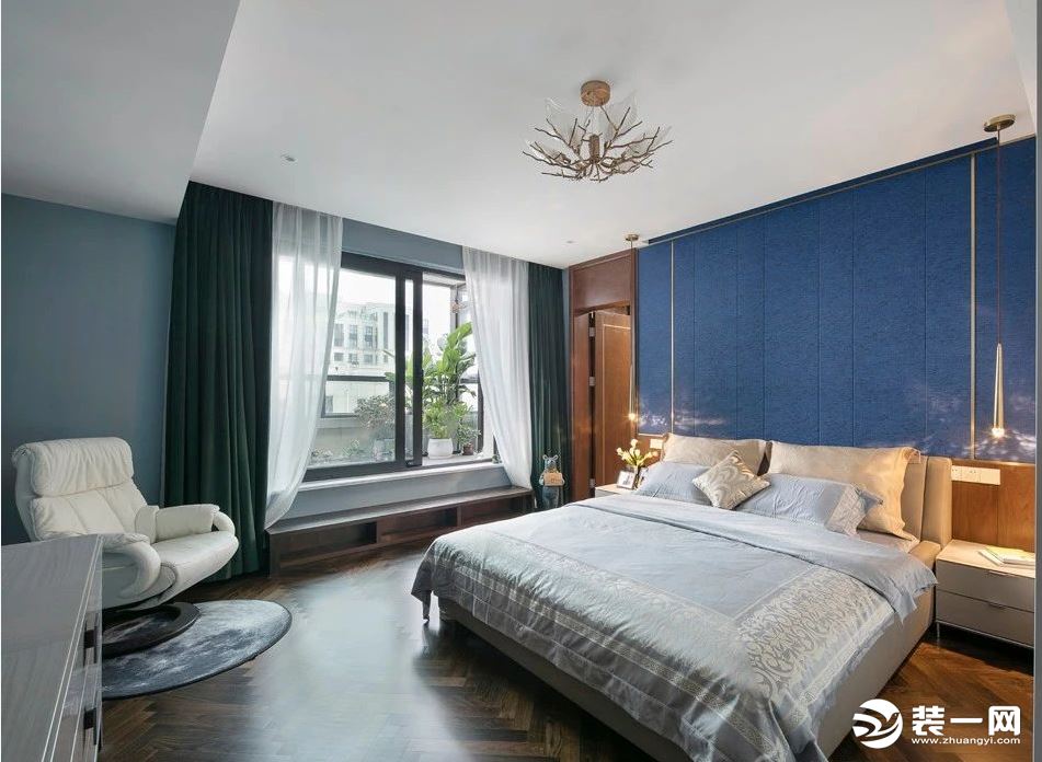 上海现代时尚复式别墅装修实景图—主卧