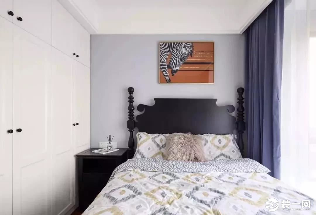 现代美式风格卧室飘窗装修效果图