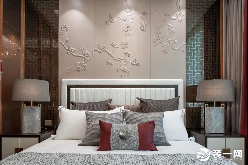 中国红装饰搭配—新中式风格装修案例之主卧背景墙