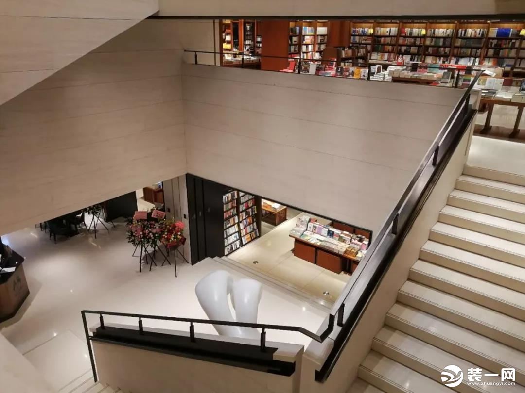 书店装修设计内景图--楼梯