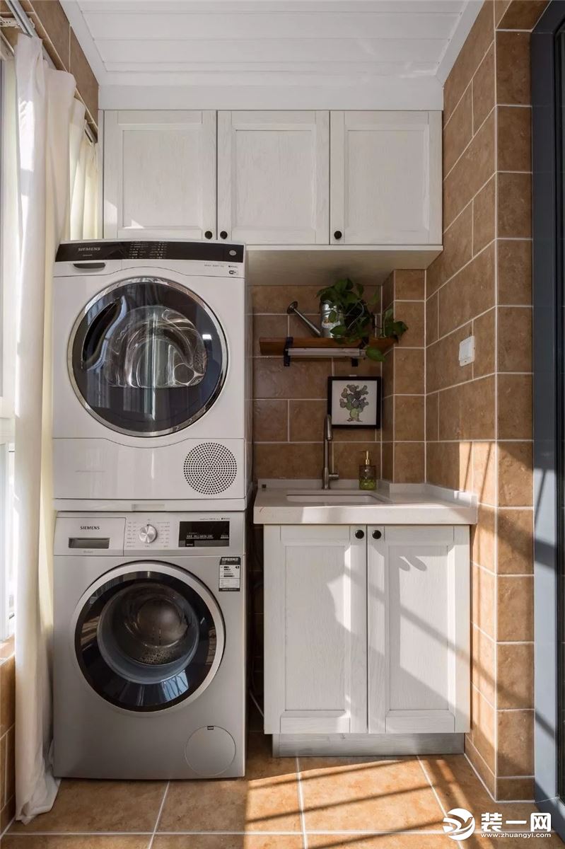 小户型家用洗衣房设计图片--阳台洗衣机摆放