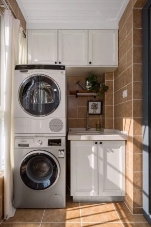 小户型家用洗衣房设计图片--阳台洗衣机摆放