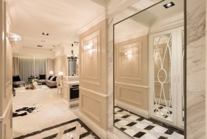 150平米三居室欧式穿衣镜效果图之客厅欧式玄关穿衣镜